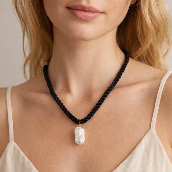 Anthropologie Black Rope & Baroque Pearl Necklace NWT - Picture 3 of 6